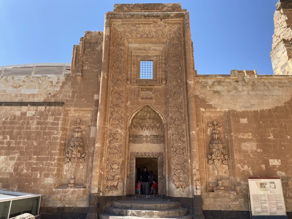 Ishak Pasha Palace: An Ottoman Administrative and Residential Complex in Türkiye 4 Ishak Pasha Palace