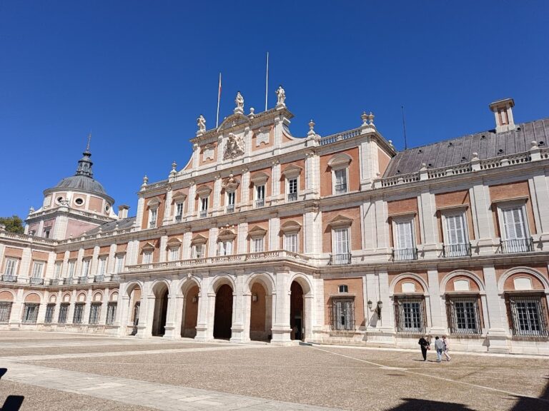 Royal Palace of Aranjuez: A Spanish Royal Residence and Seasonal Court