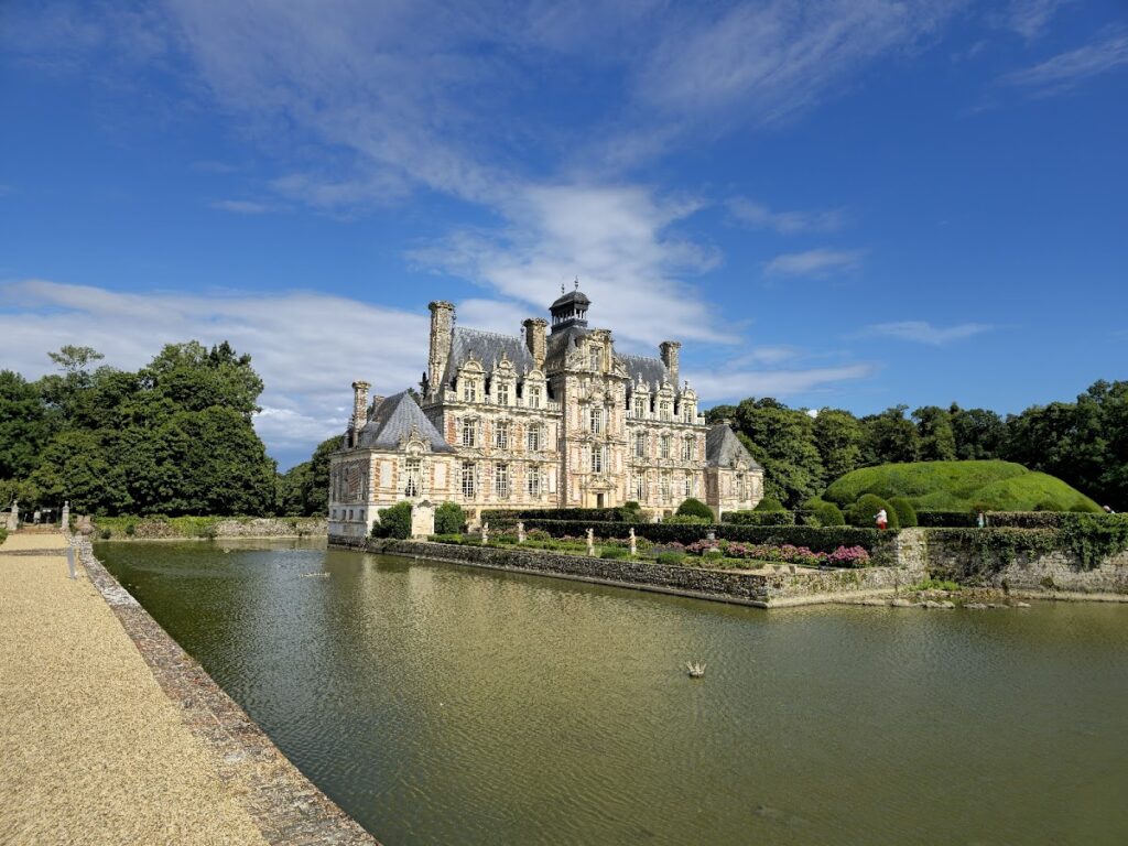 Château de Beaumesnil: A Louis XIII Country Residence and Museum in France 2 Château de Beaumesnil