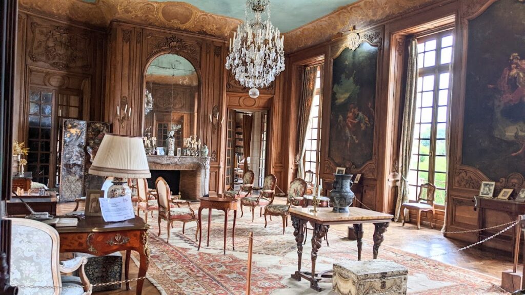 Château de Beaumesnil: A Louis XIII Country Residence and Museum in France 3 Château de Beaumesnil