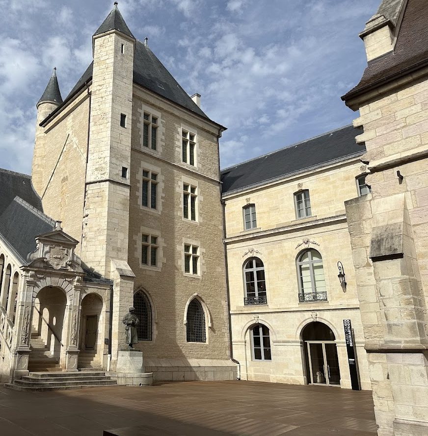 Palace of the Dukes of Burgundy: Ducal Residence and Civic Complex in Dijon 3 Palace of the Dukes of Burgundy