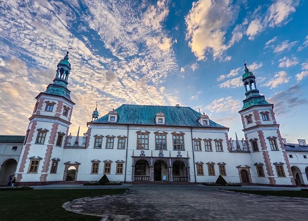 Palace of the Kraków Bishops in Kielce: A Seventeenth-Century Episcopal Residence 2 Palace of the Kraków Bishops in Kielce