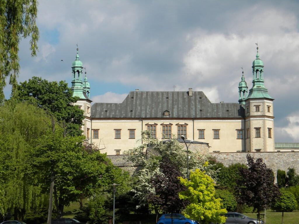 Palace of the Kraków Bishops in Kielce: A Seventeenth-Century Episcopal Residence 3 Palace of the Kraków Bishops in Kielce