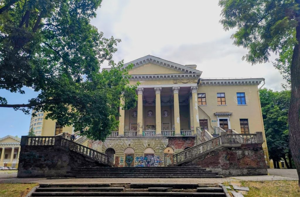 Potemkin Palace: A Neoclassical Palace and Student Cultural Center in Dnipro 2 Potemkin Palace