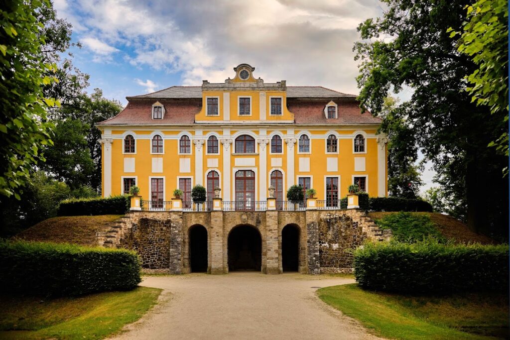 Barockschloss Neschwitz: A Baroque Palace and Estate in Germany 1 Barockschloss Neschwitz
