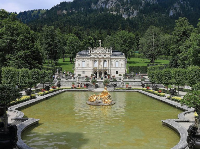 Linderhof Palace: King Ludwig II’s Royal Retreat in Germany