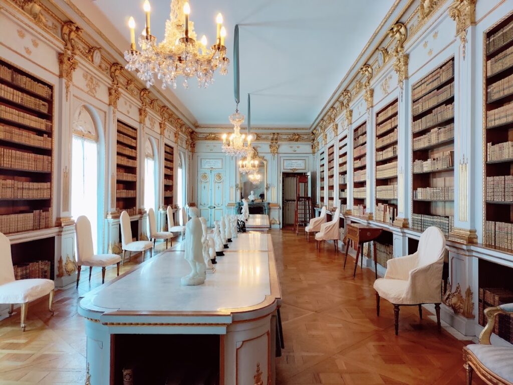 Drottningholm Palace: A Swedish Royal Residence on Lovön 5 Drottningholm Palace