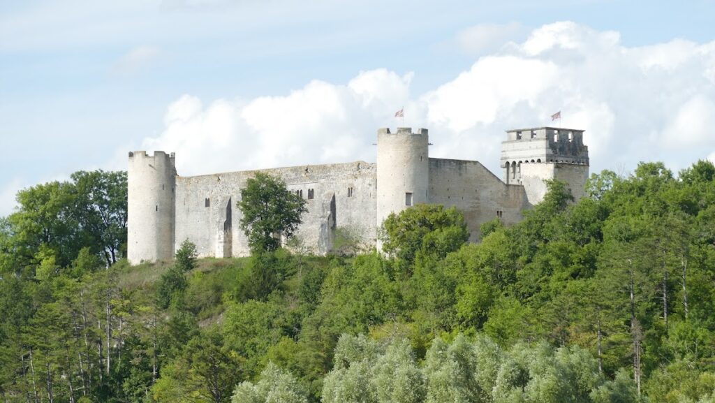 Druyes Castle: A Medieval Fortress and Princely Residence 2 Château de Druyes