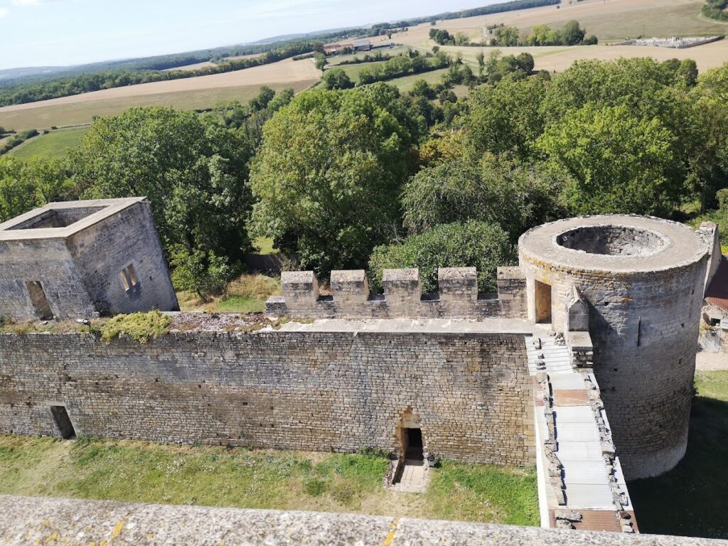 Druyes Castle: A Medieval Fortress and Princely Residence 3 Château de Druyes