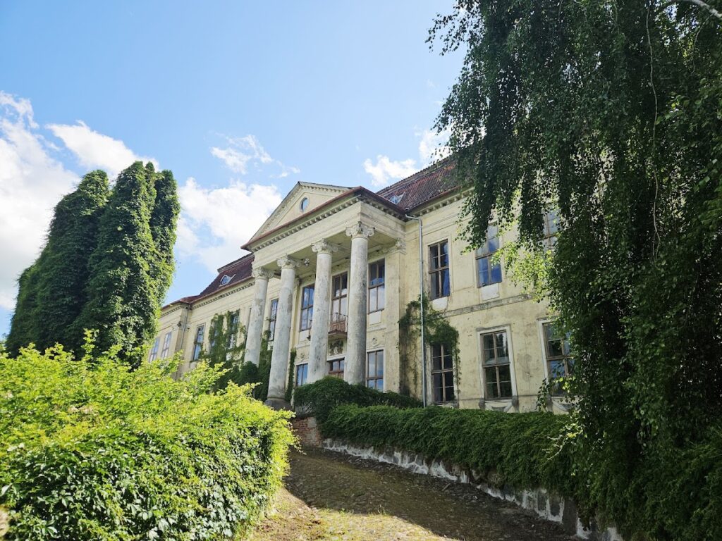 Drogosze Palace