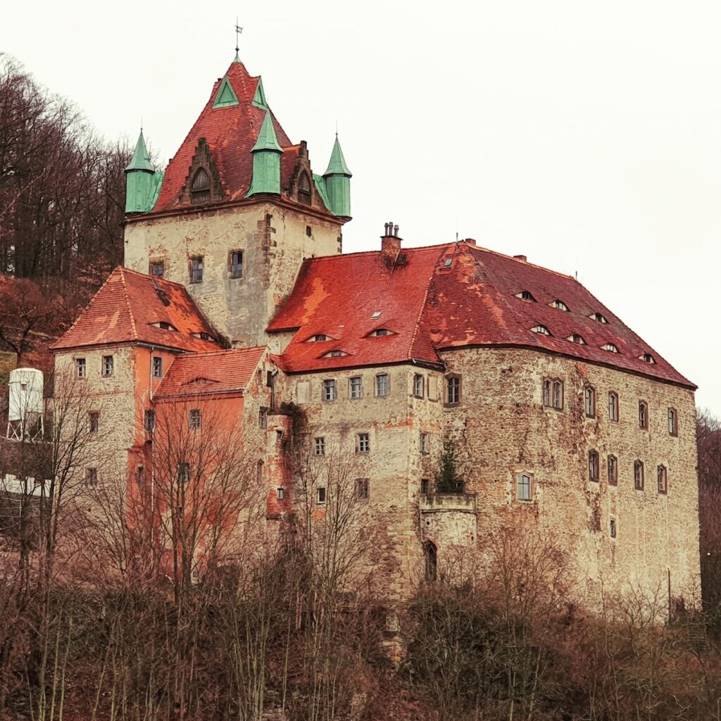 Schloss Kuckuckstein: A Medieval Castle and Early Neogothic Monument in Germany 1 Schloss Kuckuckstein