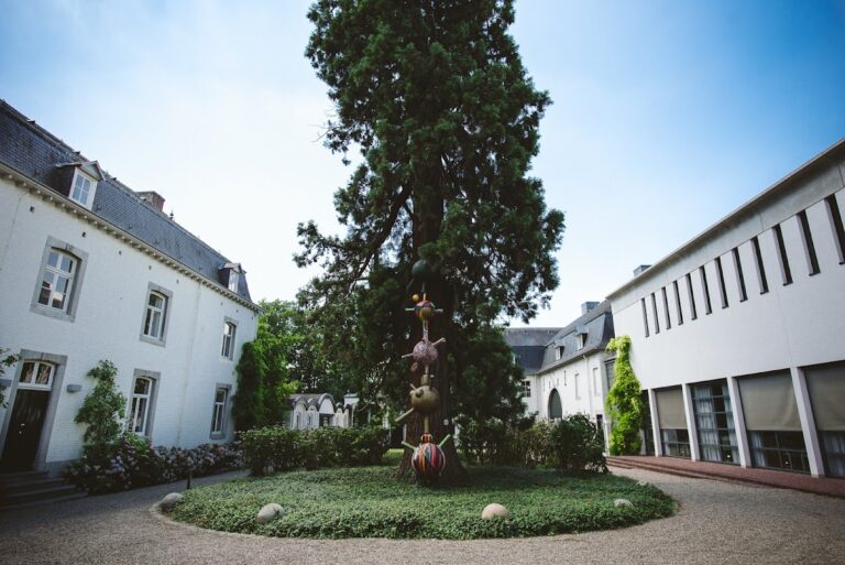 Vaeshartelt Castle: A Historic Estate in Maastricht, Netherlands