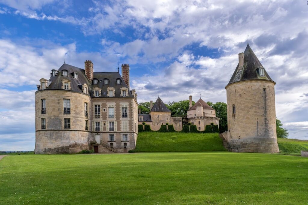 Château d'Apremont-sur-Allier: A Gothic Revival Castle in France 2 Château d'Apremont-sur-Allier