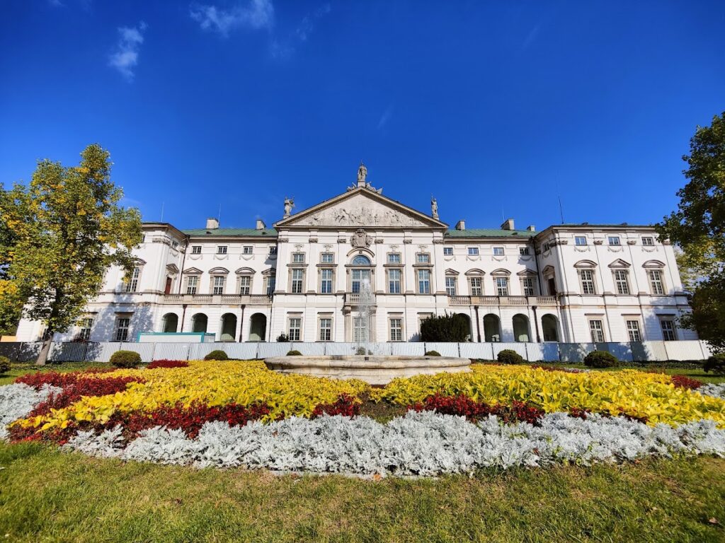 Krasiński Palace: A Baroque Residence and National Library Collection in Warsaw 1 Krasiński Palace