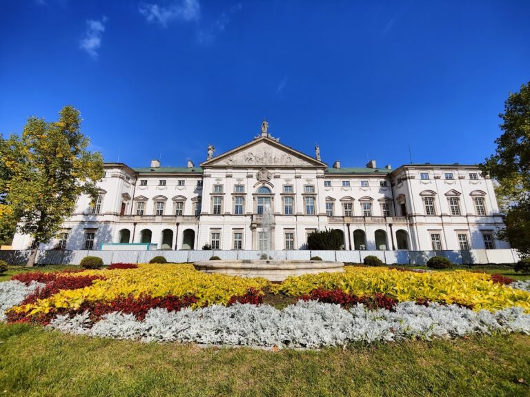 Krasiński Palace: A Baroque Residence and National Library Collection in Warsaw