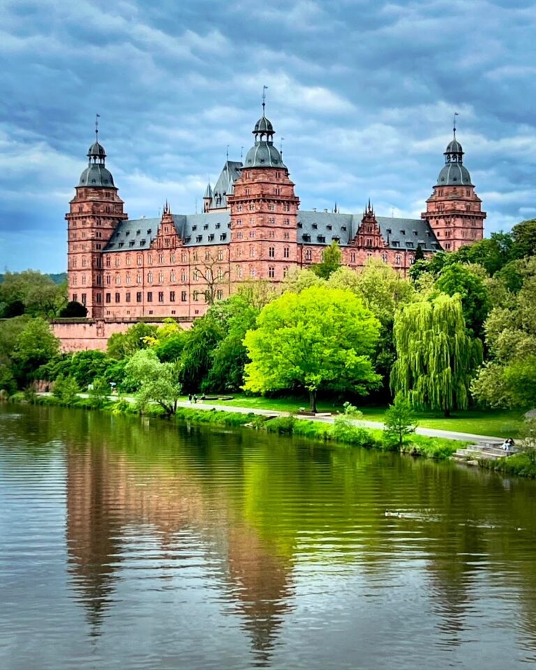 Schloss Johannisburg: Renaissance Palace and Electorate Residence in Aschaffenburg