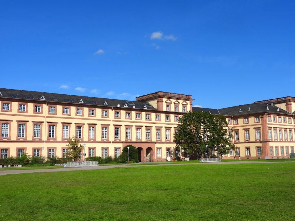 Mannheim Palace: Baroque Residence of the Electors Palatine 5 Mannheim Palace