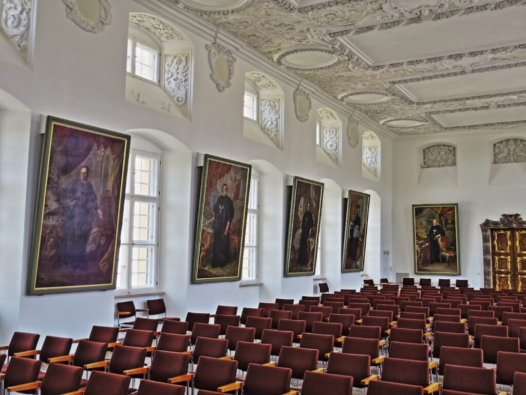 Fürstäbtliche Residenz: Residence of Kempten’s Prince-Abbots 5 Fürstäbtliche Residenz