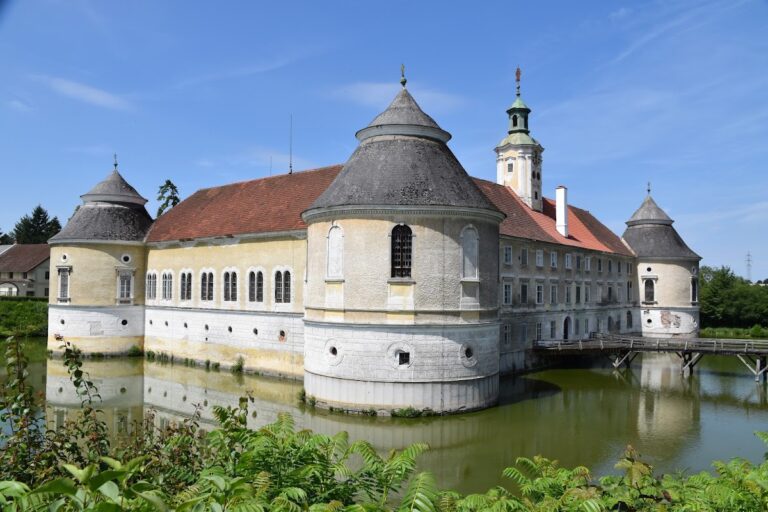 Aistersheim Castle: A Medieval Moated Residence in Upper Austria