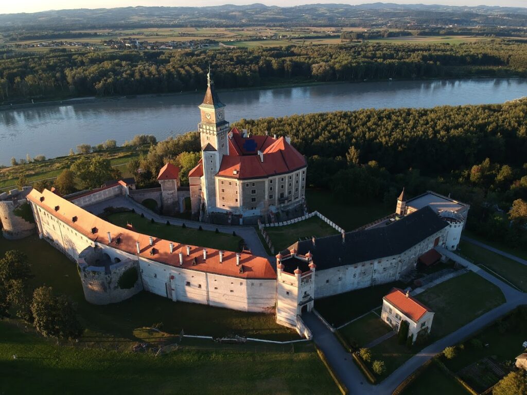 Schloss Wallsee: A Medieval Castle-Palace in Austria 2 Schloss Wallsee