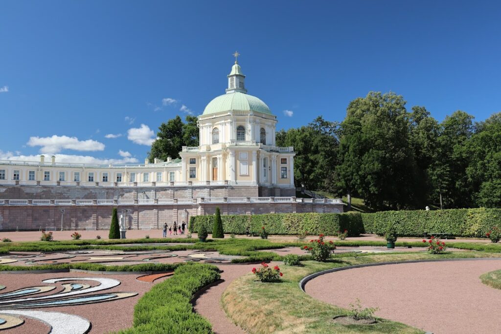 Grand Menshikov Palace in Oranienbaum: A Russian Petrine Baroque Residence 1 Grand Menshikov Palace in Oranienbaum (Russia)