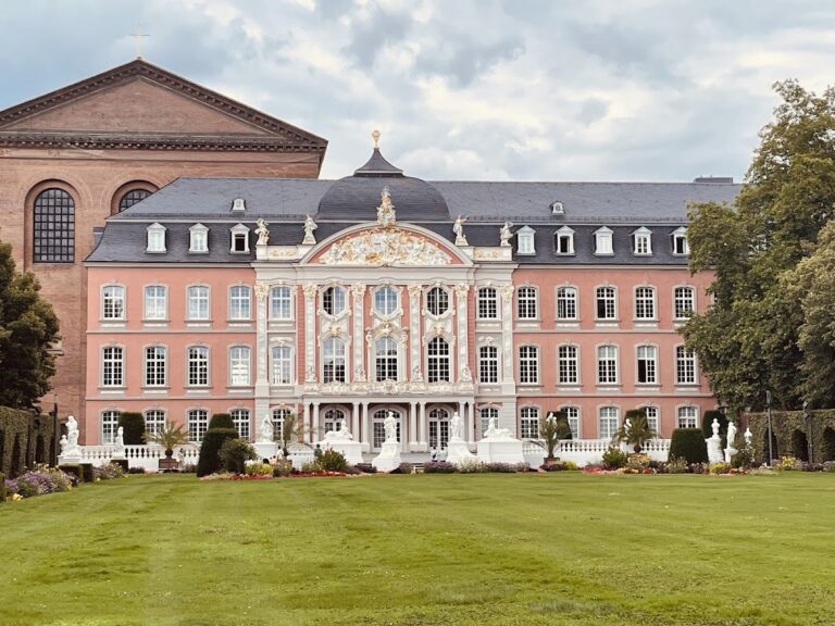 Electoral Palace: Renaissance and Rococo Residence in Trier