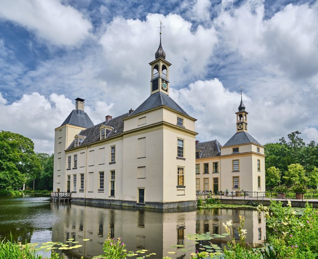 Huys te Warmont: A Castle-Like Country House in the Netherlands 1 Huys te Warmont