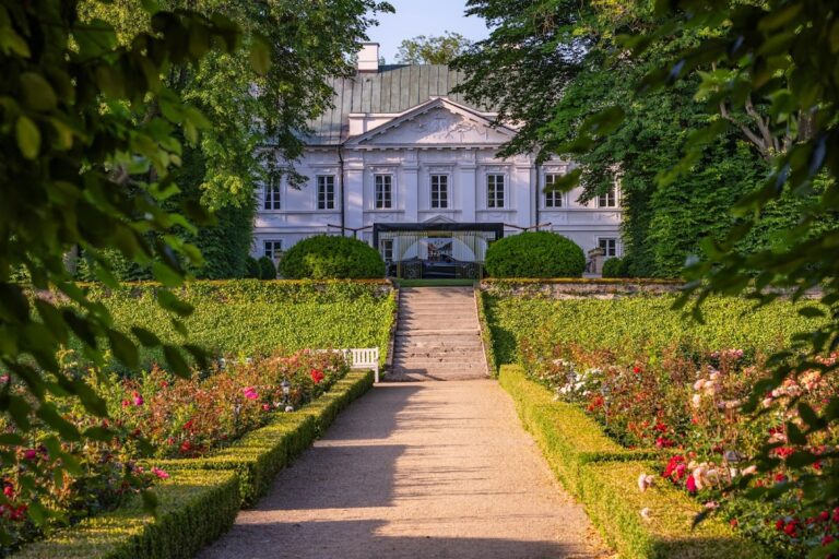 Mała Wieś Palace: A Neoclassical Aristocratic Residence in Poland