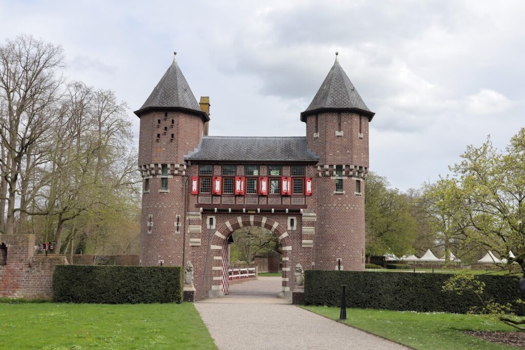Castle de Haar: A Neo-Gothic Country Residence in the Netherlands 5 Castle de Haar