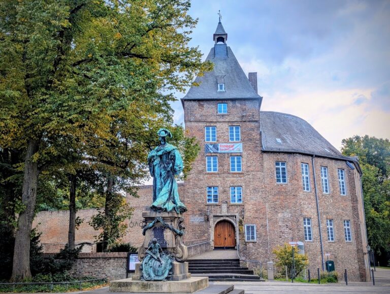 Schloss Moers: A Medieval Castle and Museum in Germany