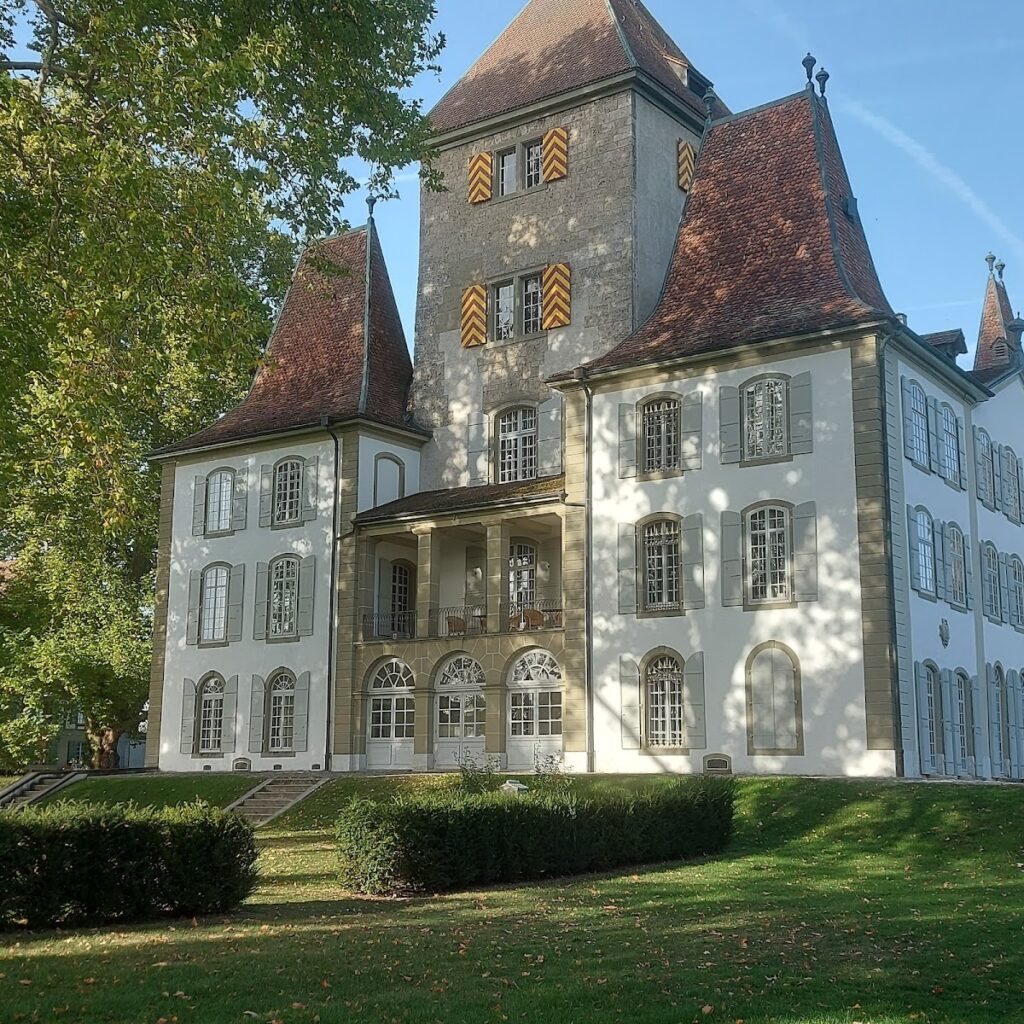 Jegenstorf Castle: A Bernese Country Estate and Museum 2 Jegenstorf château