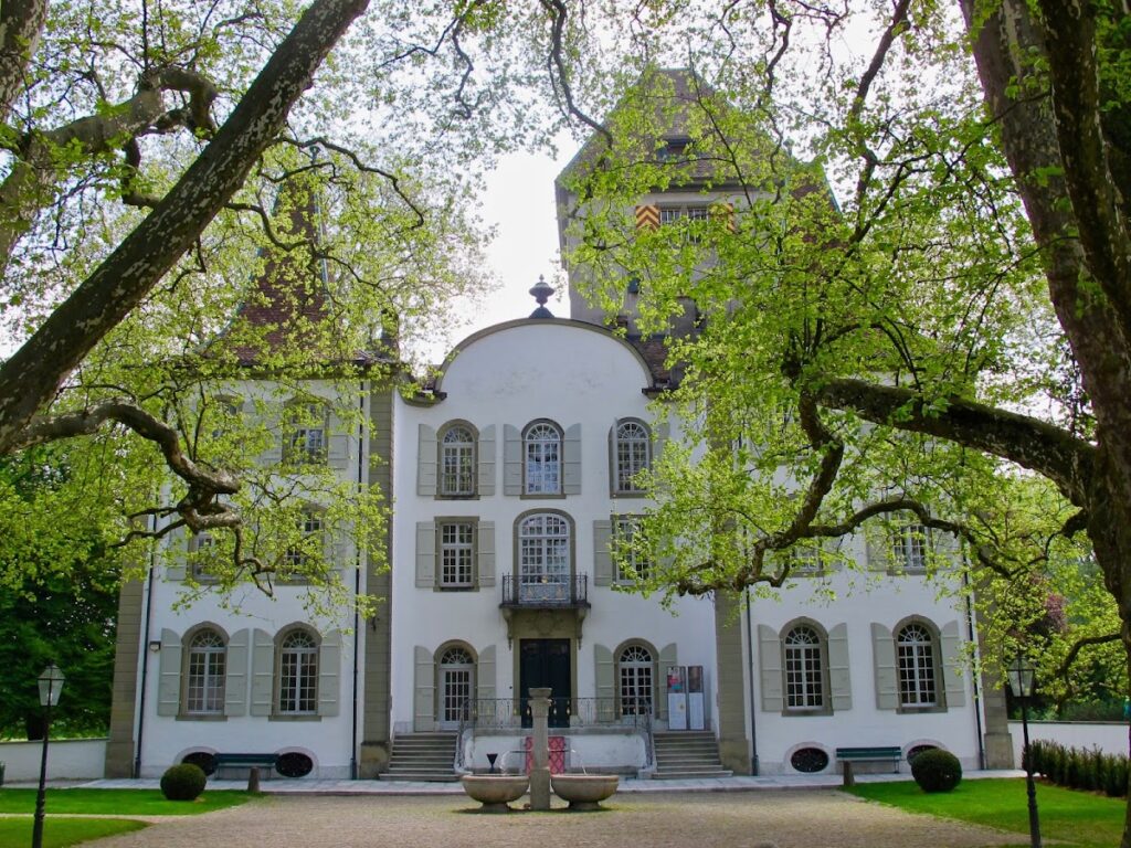 Jegenstorf Castle: A Bernese Country Estate and Museum 4 Jegenstorf château
