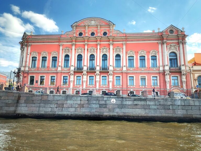 Beloselsky-Belozersky Palace: A Russian Neo-Baroque Cultural Residence in St. Petersburg