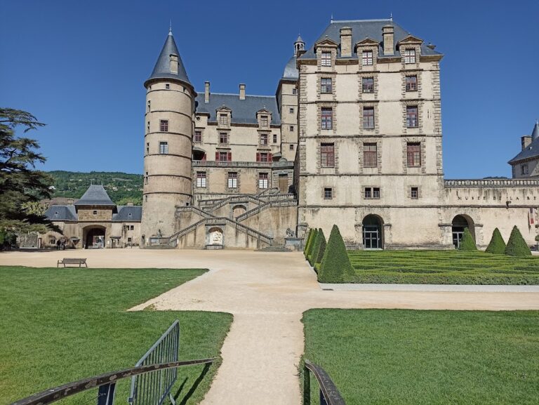 Château de Vizille: A Historic Château and Home of the Musée de la Révolution française