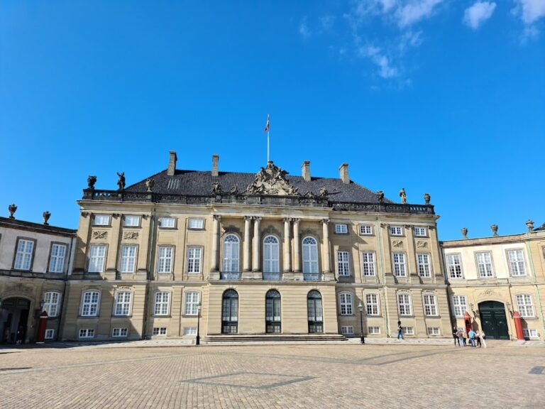Amalienborg: Royal Residence and Rococo Palace Complex in Copenhagen