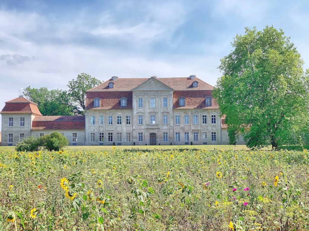 Schloss Kummerow: A Baroque Manor House and Photographic Gallery in Germany 3 Schloss Kummerow