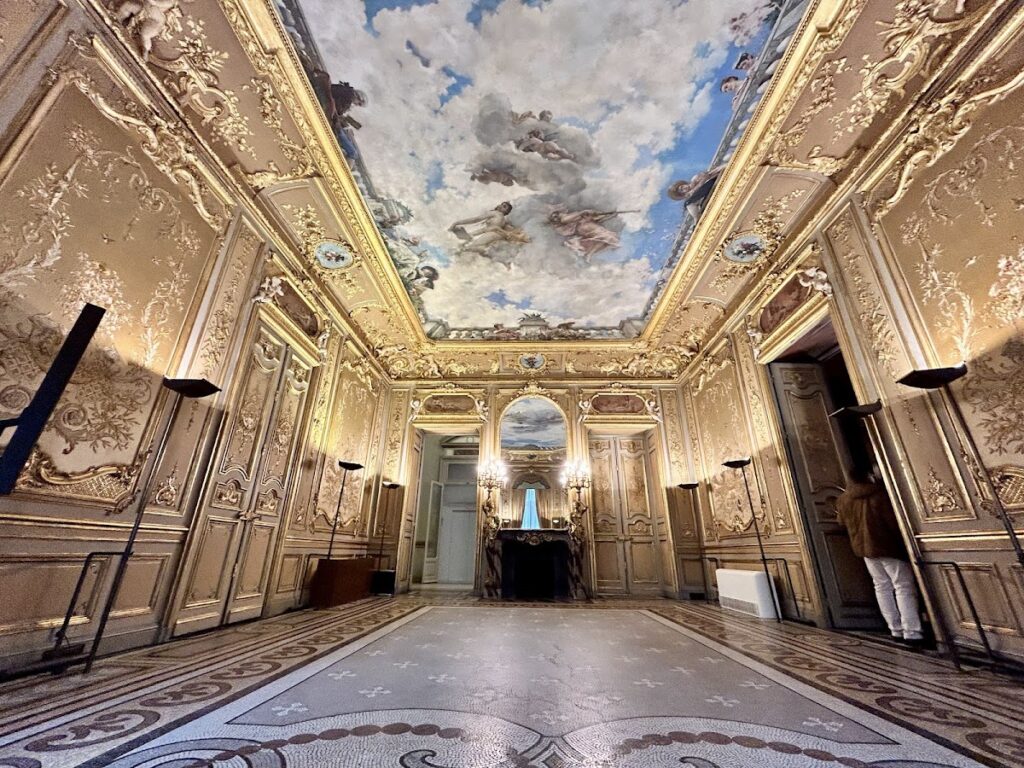 Palace of Linares: A Neo-Baroque Cultural Palace in Madrid 5 Palace of Linares