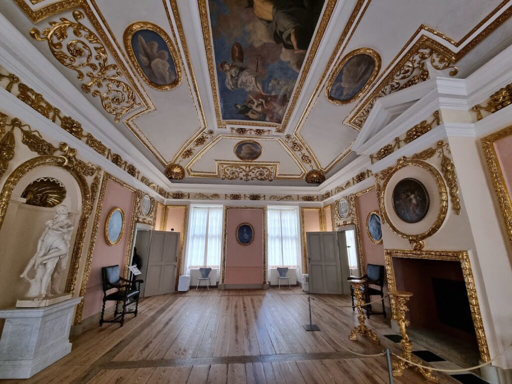 Castle Caputh: An Early Baroque Summer Palace in Germany 5 Castle Caputh