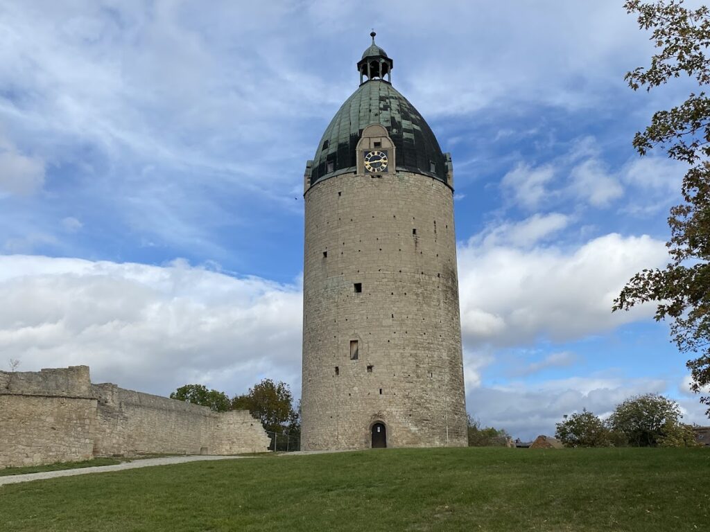 Neuenburg Castle: A Ludowinger Fortress and Residence in Germany 2 Neuenburg Castle