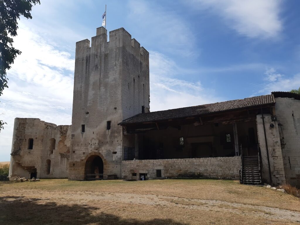 Château de Gombervaux: A Fourteenth-Century Fortified Residence in France 3 Château de Gombervaux