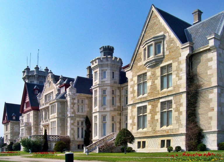Palacio de la Magdalena: A Royal Summer Residence in Santander