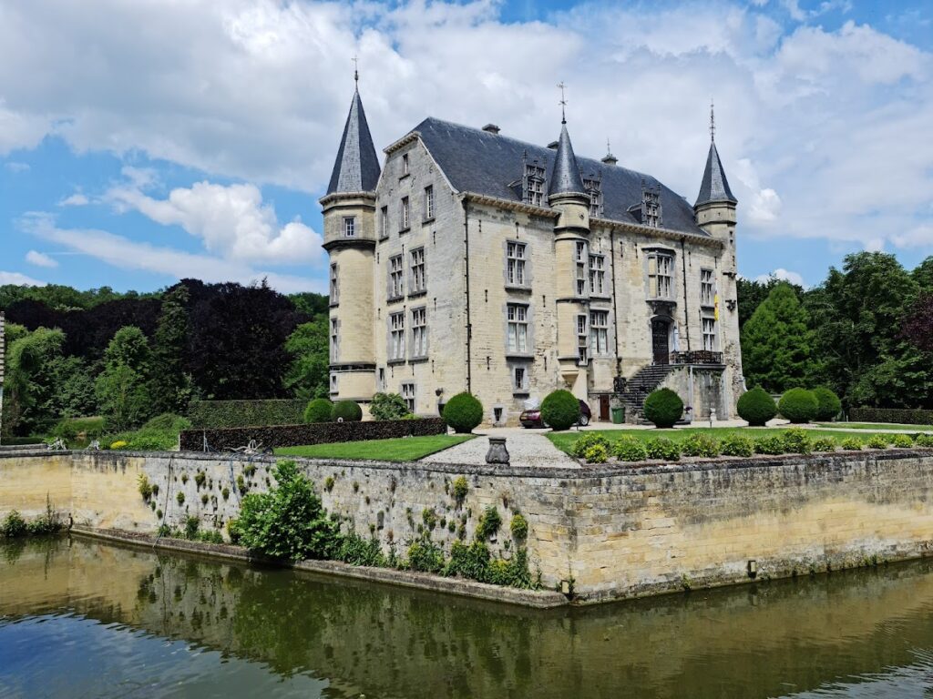 Schaloen Castle: A Medieval Residence and Historic Estate in the Netherlands 2 Schaloen Castle