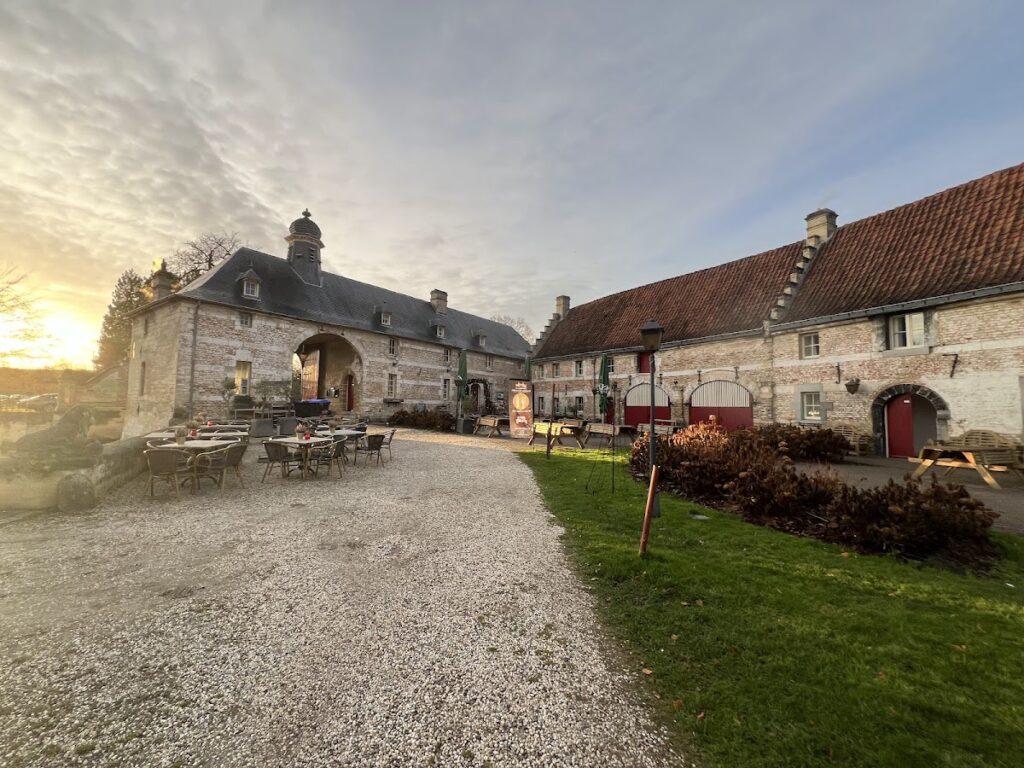 Schaloen Castle: A Medieval Residence and Historic Estate in the Netherlands 4 Schaloen Castle