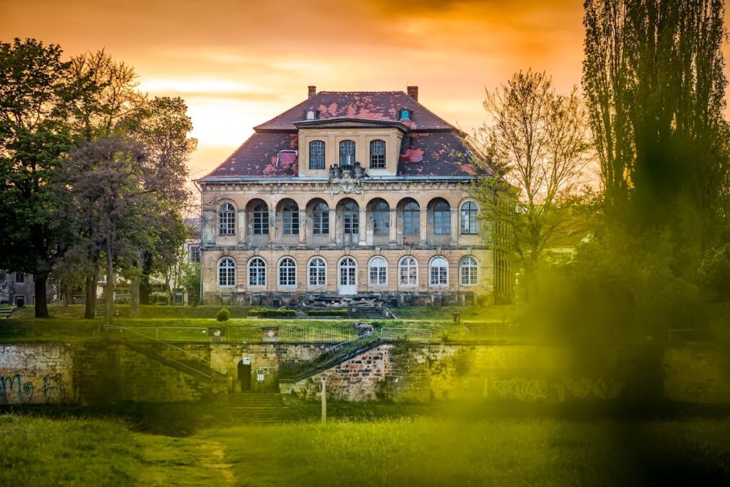 Schloss Übigau: A Baroque Palace and Industrial Landmark in Dresden 1 Schloss Übigau