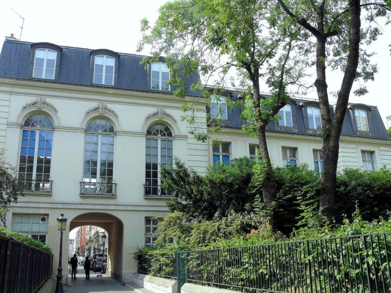Château des Ternes: A Historic Manor and Industrial Estate in Paris