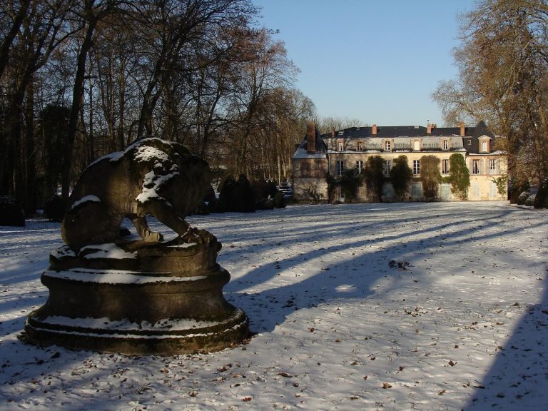 Château du Saussay: A Historic Château Estate in France