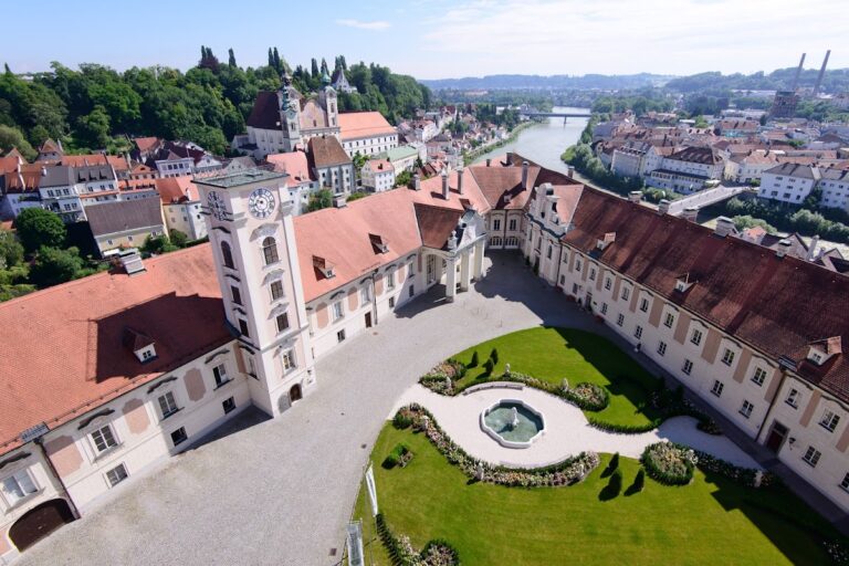 Schloss Lamberg: A Baroque Palace and Former Medieval Castle in Austria