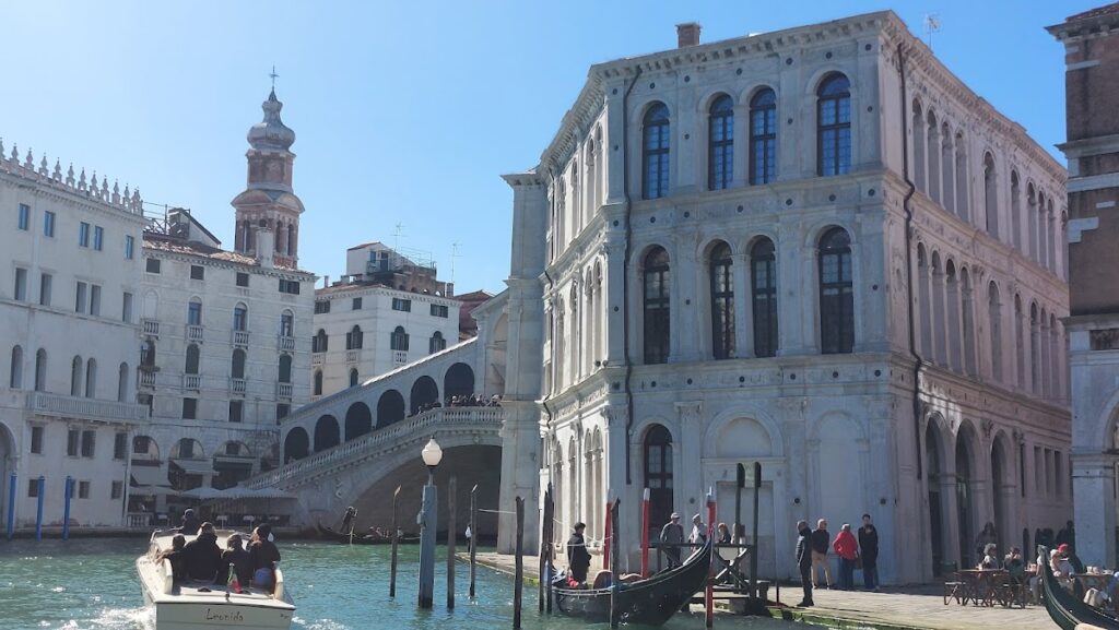 Ca' Pesaro: A Baroque Palace and Museum in Venice 3 Ca' Pesaro