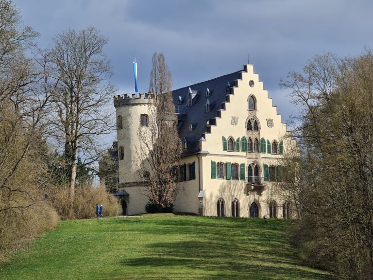 Schloss Rosenau: A Medieval Castle Transformed into a Gothic Revival Ducal Palace