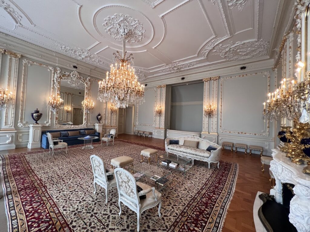 Noordeinde Palace: The Dutch Monarch’s Working Palace in The Hague 5 Noordeinde Palace